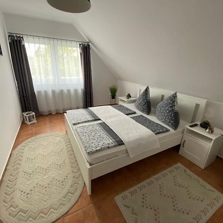 Munkacsy Apartmanok Balatonfenyves Exterior photo