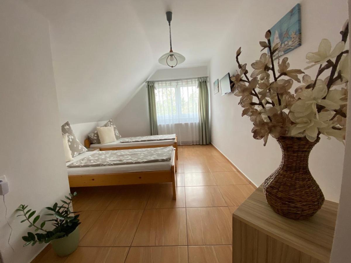 Munkacsy Apartmanok Balatonfenyves Exterior photo
