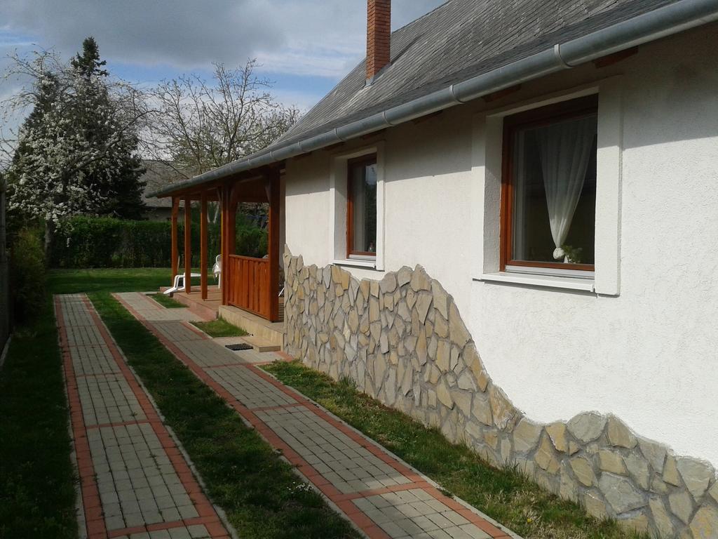 Munkacsy Apartmanok Balatonfenyves Exterior photo